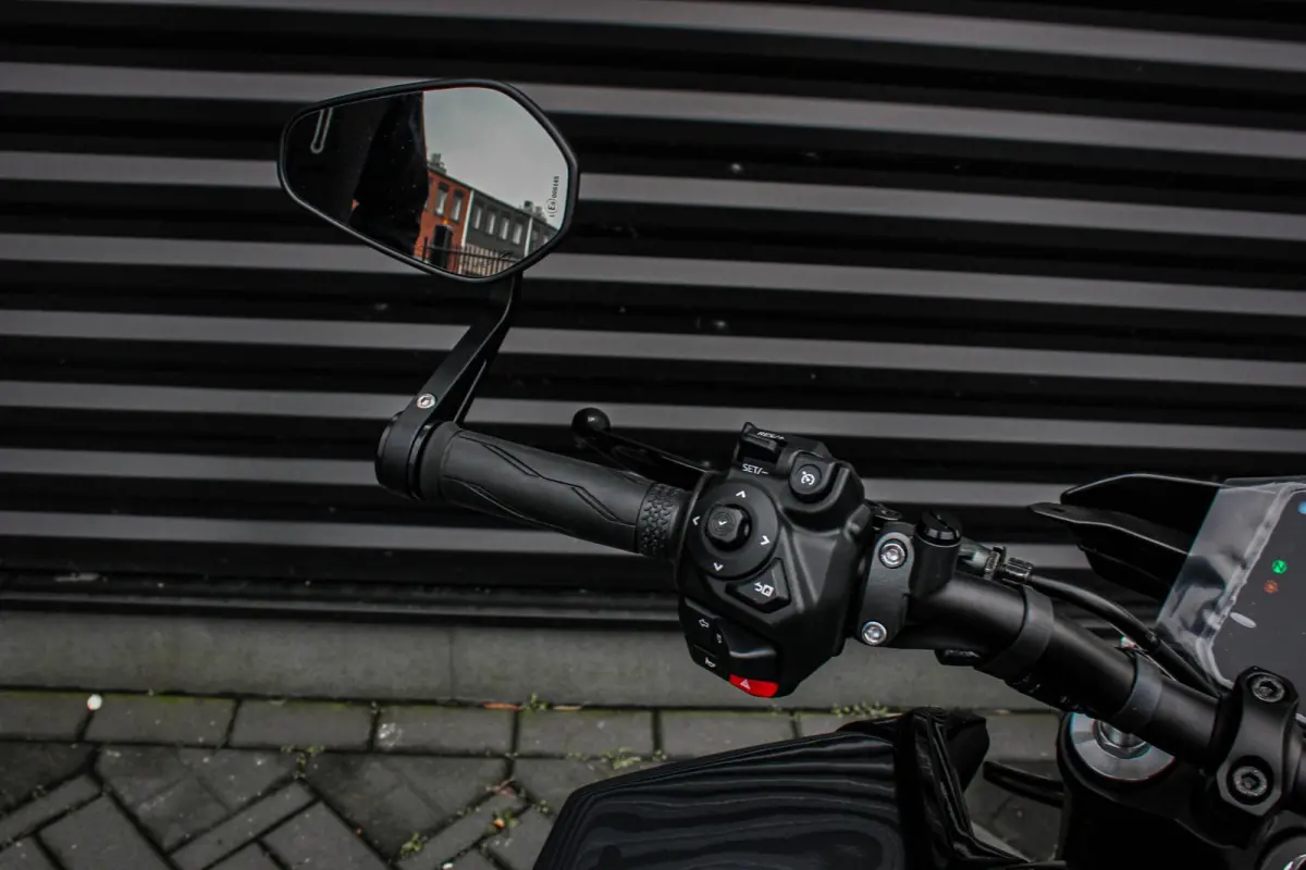 Tour 119PK 2025 NEW CUSTOM PAINT / COMPLETE DOCUMENTATIE / CUSTOM SC EXHAUST / QUICK SHIFT / DIRECT RIJDEN/ FULL