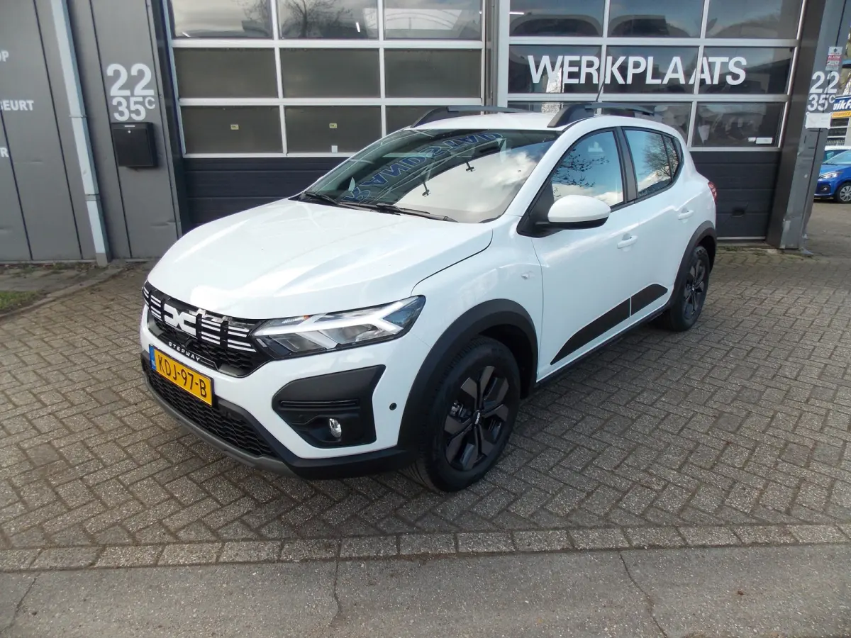 1.0 TCe 90 Extreme Carplay automaat Airco Elek Pakket 5Deurs 2025bj GARANTIE