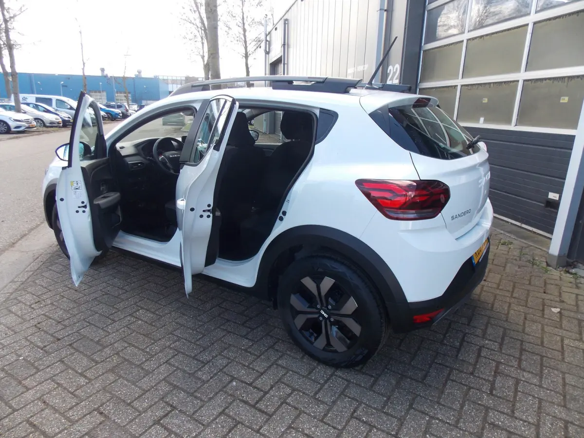 1.0 TCe 90 Extreme Carplay automaat Airco Elek Pakket 5Deurs 2025bj GARANTIE
