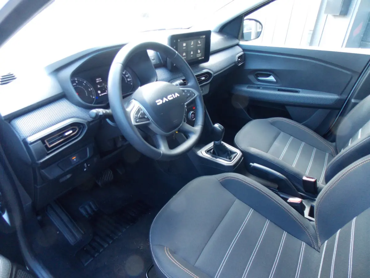 1.0 TCe 90 Extreme Carplay automaat Airco Elek Pakket 5Deurs 2025bj GARANTIE