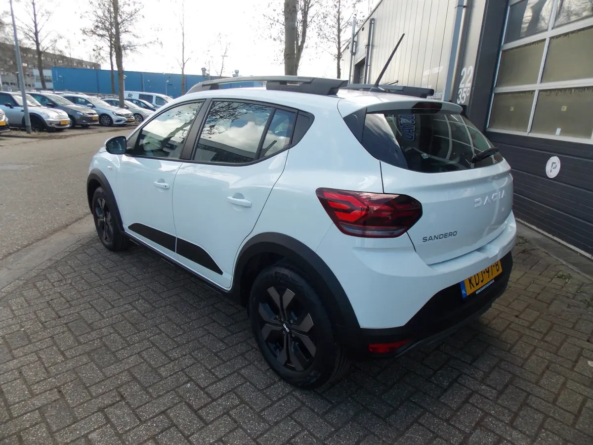1.0 TCe 90 Extreme Carplay automaat Airco Elek Pakket 5Deurs 2025bj GARANTIE
