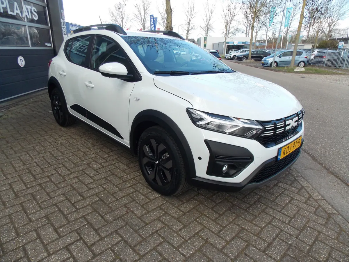 1.0 TCe 90 Extreme Carplay automaat Airco Elek Pakket 5Deurs 2025bj GARANTIE