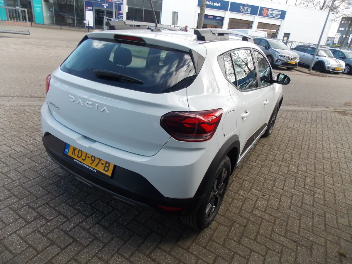 1.0 TCe 90 Extreme Carplay automaat Airco Elek Pakket 5Deurs 2025bj GARANTIE