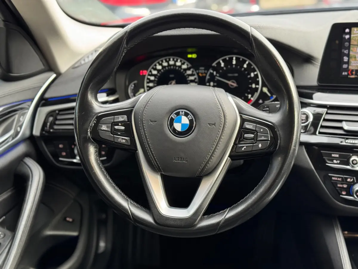 530i Executive LUXURY 2017 NAVI LEDER CLIMA NAP!