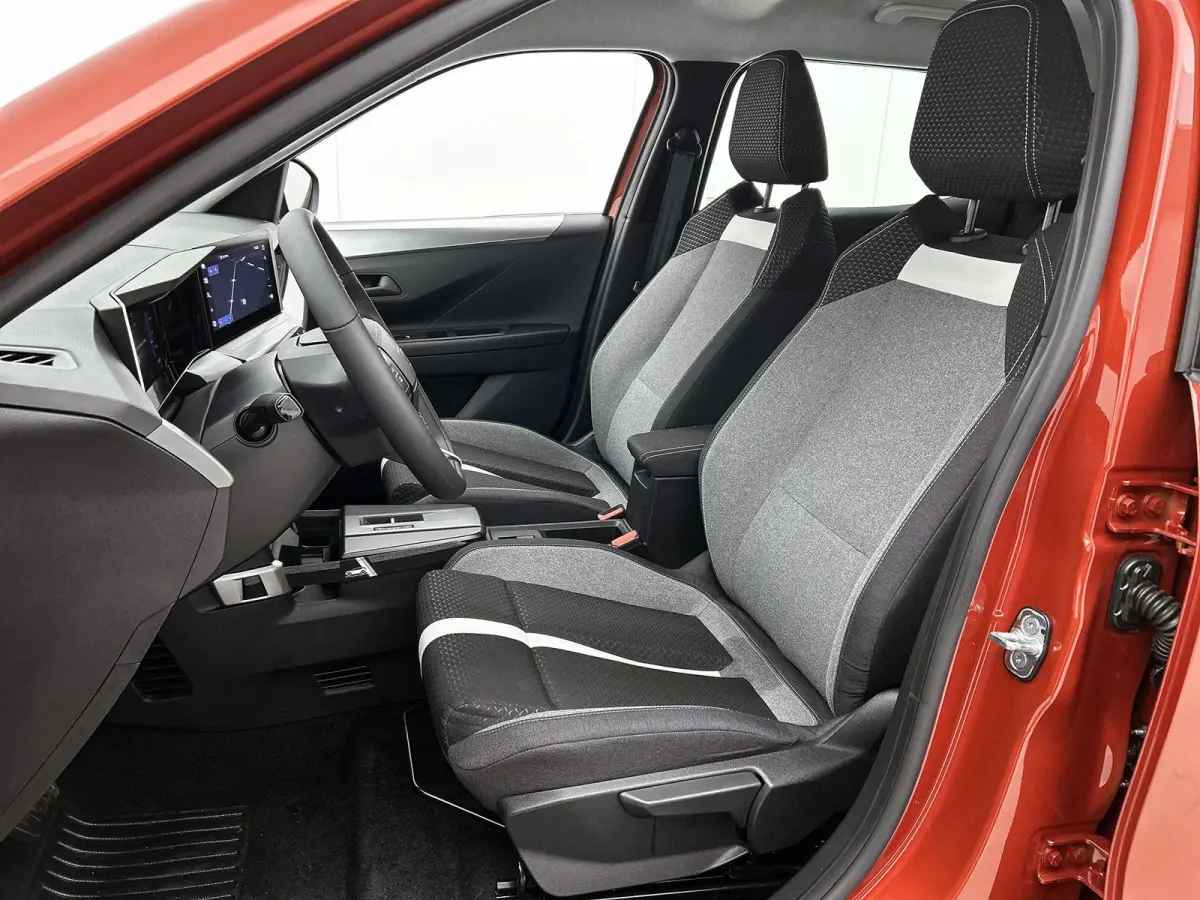 Edition 44 kWh 113pk Automaat | Stoel- en stuurverwarming | Camera | Navigatie | LED | Apple Carplay/Android Auto |