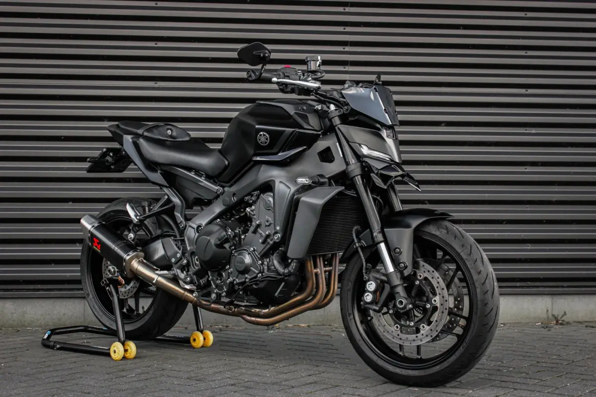 Tour 119PK 2025 DEMO-MODEL / COMPLETE DOCUMENTATIE / AKRAPOVIC EXHAUST / QUICK SHIFT / DIRECT RIJDEN/ FULL