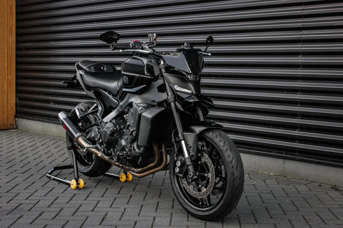 Tour 119PK 2025 DEMO-MODEL / COMPLETE DOCUMENTATIE / AKRAPOVIC EXHAUST / QUICK SHIFT / DIRECT RIJDEN/ FULL