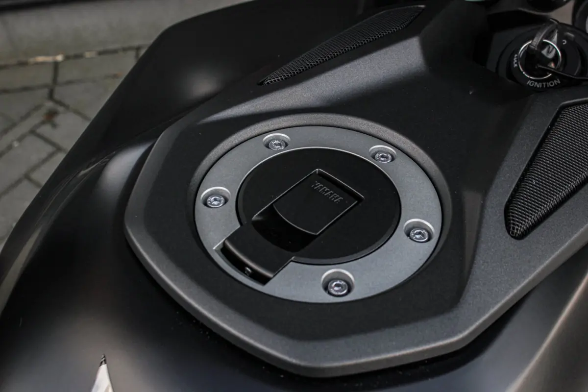 Tour 119PK 2025 DEMO-MODEL / COMPLETE DOCUMENTATIE / AKRAPOVIC EXHAUST / QUICK SHIFT / DIRECT RIJDEN/ FULL