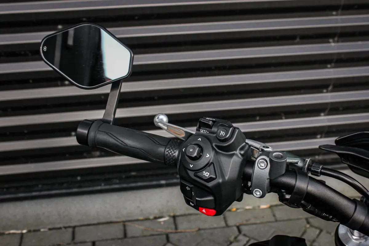 Tour 119PK 2025 DEMO-MODEL / COMPLETE DOCUMENTATIE / AKRAPOVIC EXHAUST / QUICK SHIFT / DIRECT RIJDEN/ FULL