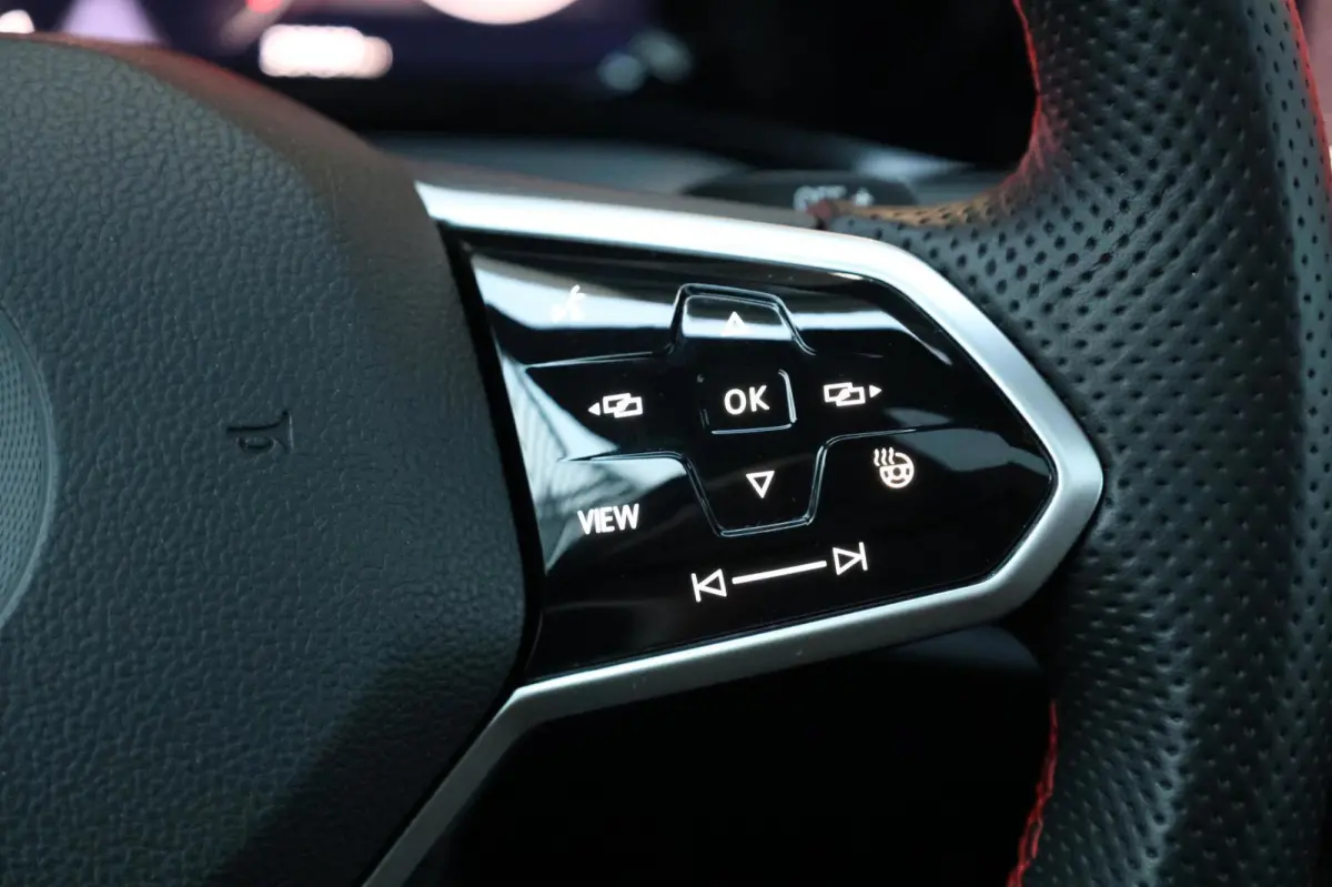 2.0 TSI GTI Clubsport 45 Jahre Edition 300+PK AKRAPOVIC/IQ/VIRTUAL/SFEER/PANO/LEER/CAM/LINE/ACC/12 MND GARANTIE!