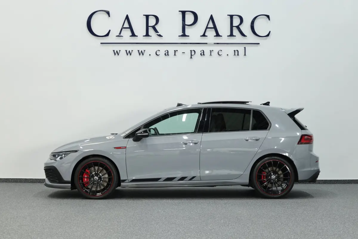 2.0 TSI GTI Clubsport 45 Jahre Edition 300+PK AKRAPOVIC/IQ/VIRTUAL/SFEER/PANO/LEER/CAM/LINE/ACC/12 MND GARANTIE!