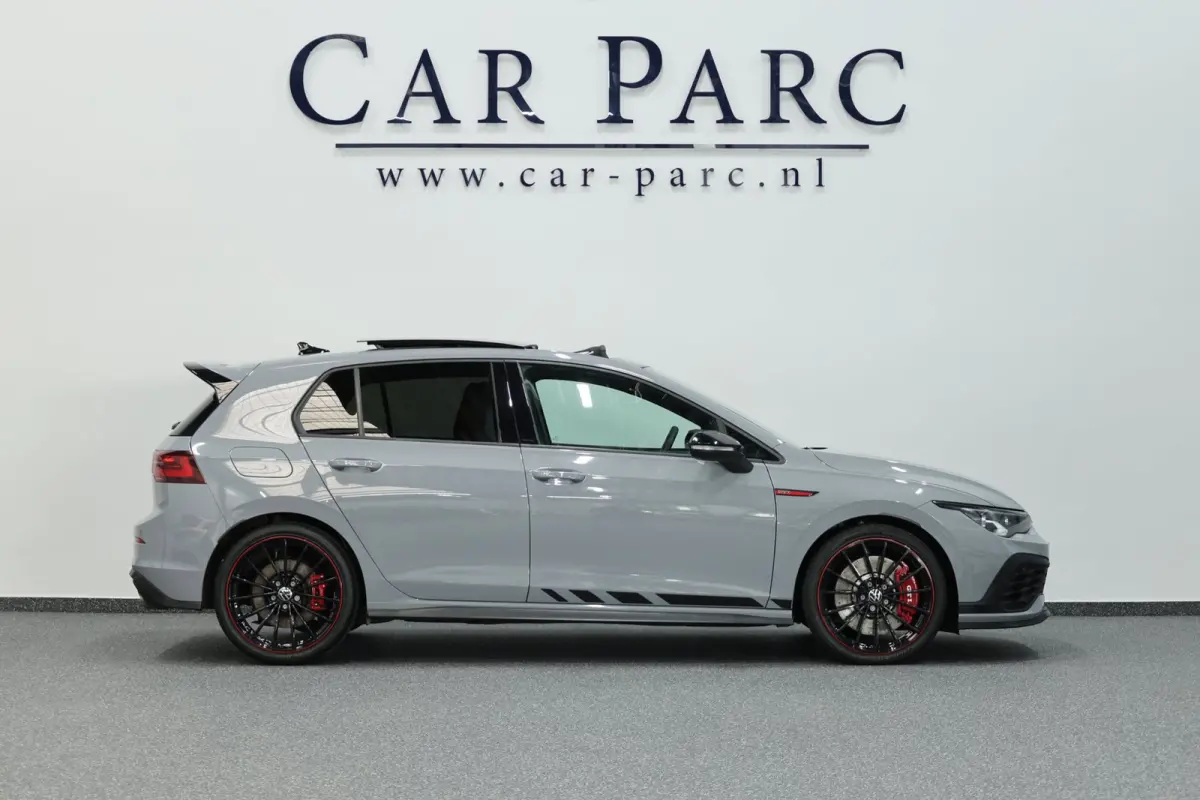 2.0 TSI GTI Clubsport 45 Jahre Edition 300+PK AKRAPOVIC/IQ/VIRTUAL/SFEER/PANO/LEER/CAM/LINE/ACC/12 MND GARANTIE!