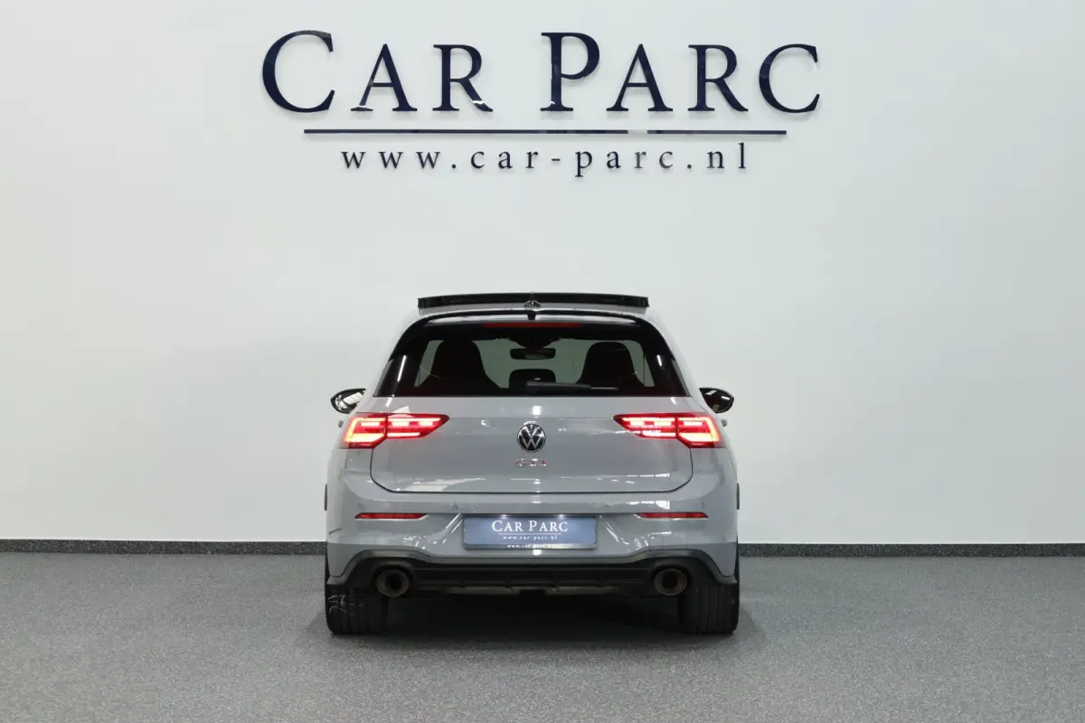 2.0 TSI GTI Clubsport 45 Jahre Edition 300+PK AKRAPOVIC/IQ/VIRTUAL/SFEER/PANO/LEER/CAM/LINE/ACC/12 MND GARANTIE!