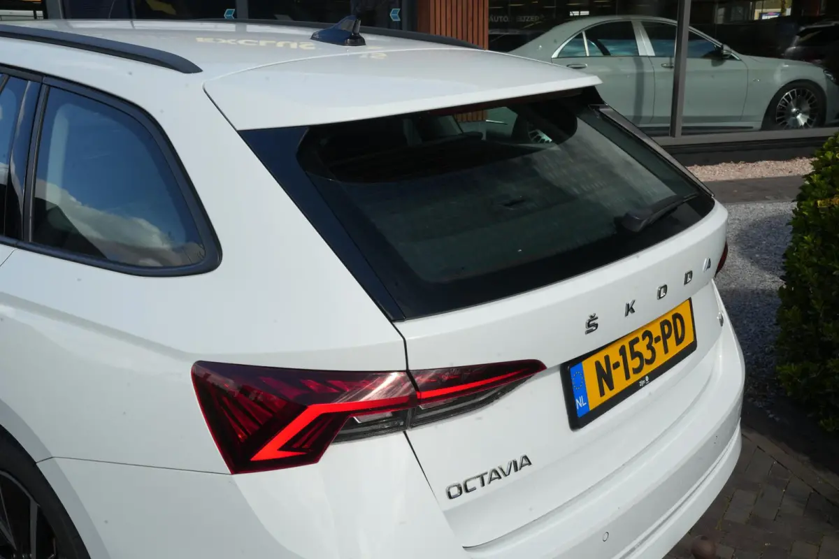 1.4 TSI iV PHEV Business Edition Adaptieve Cruise Virtual Dash Navi Trekhaak