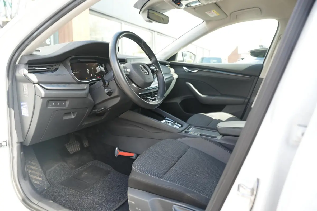 1.4 TSI iV PHEV Business Edition Adaptieve Cruise Virtual Dash Navi Trekhaak