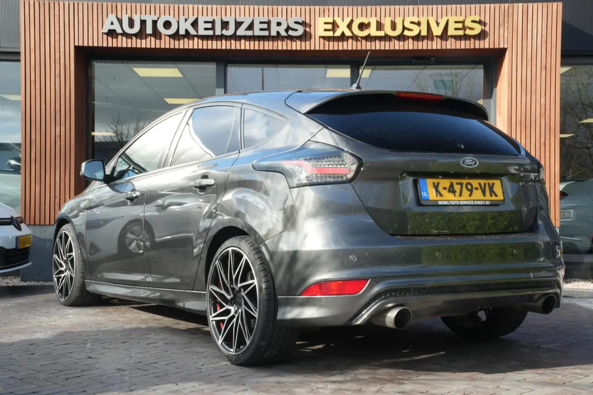 1.5 ST-Line 182 PK Automaat Leer