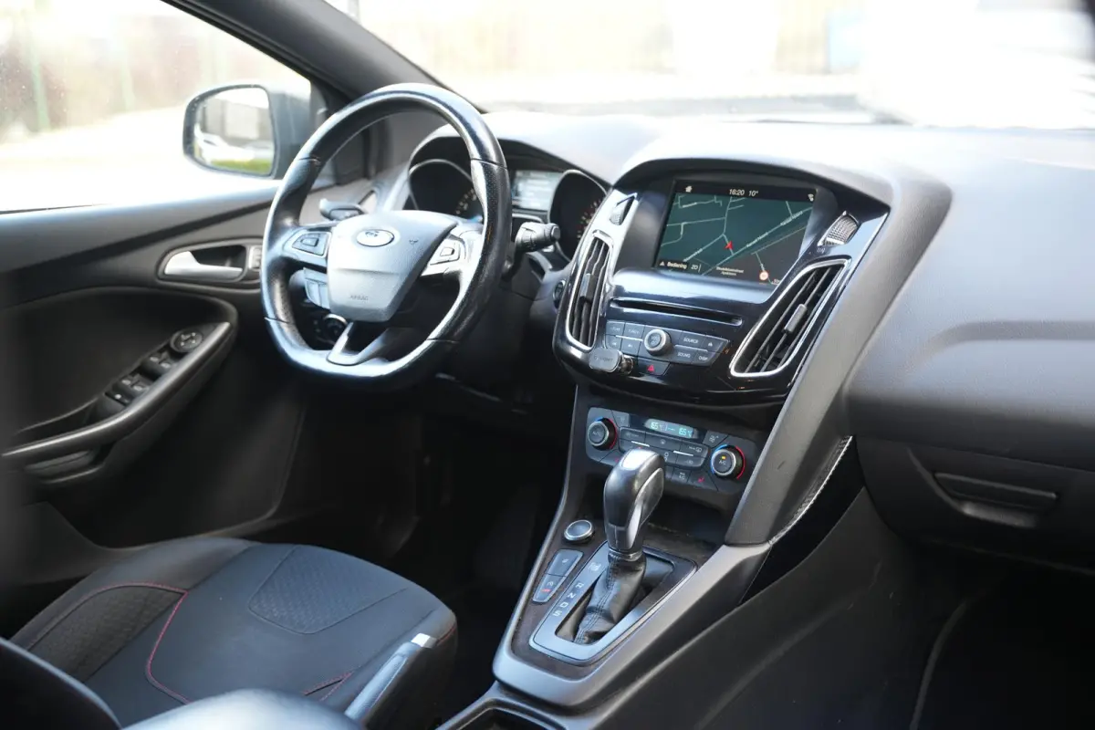 1.5 ST-Line 182 PK Automaat Leer