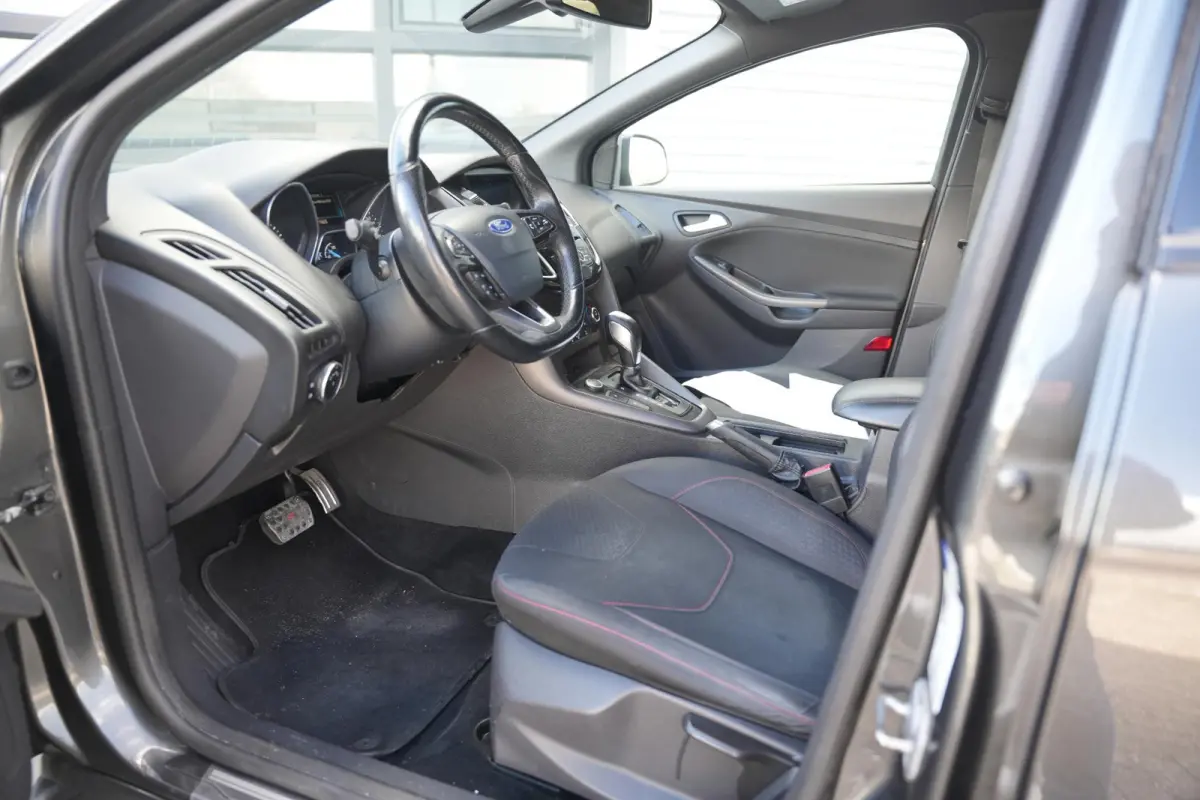 1.5 ST-Line 182 PK Automaat Leer