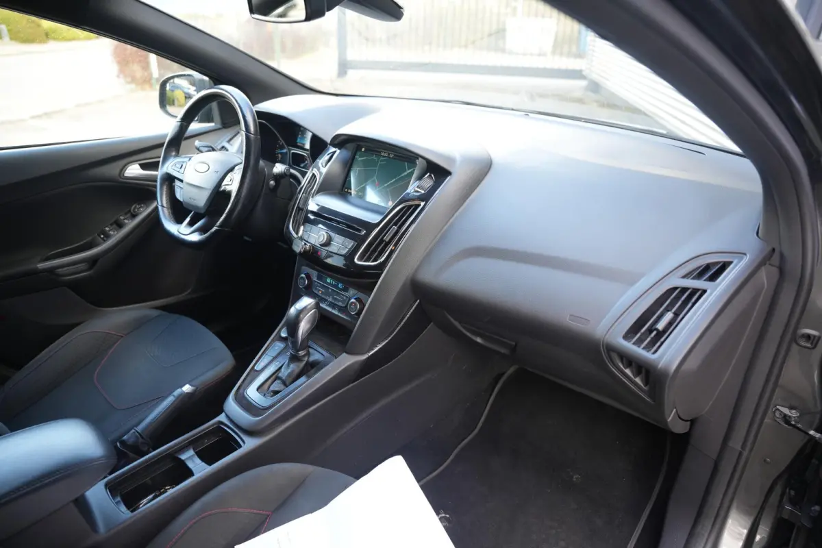 1.5 ST-Line 182 PK Automaat Leer