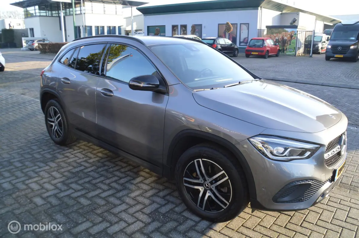 250 e Luxury Line INCL. BOVAG GARANTIE