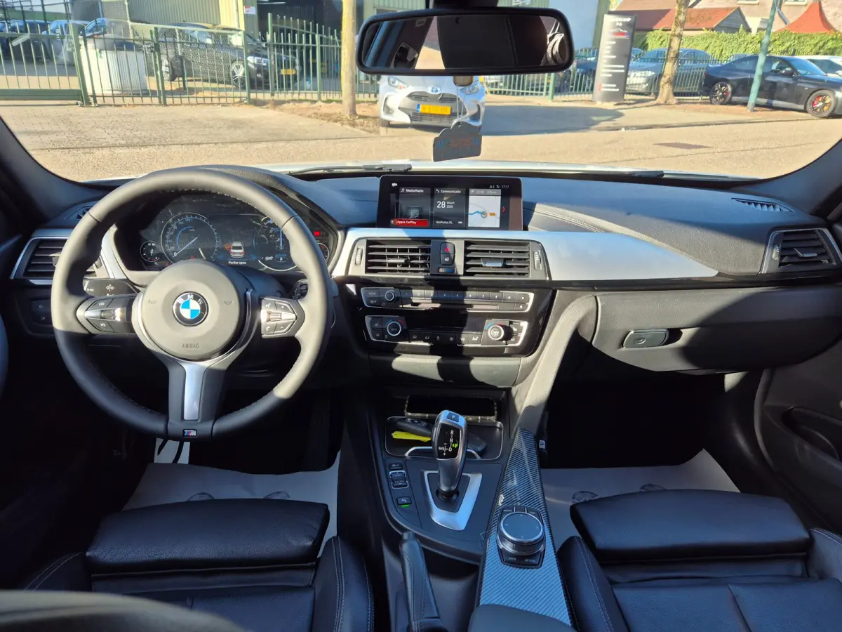 M Sport Virtual dash Apple CarPlay 18inch DAB+ Cruise 100% dealer onderhouden M Sport Edition