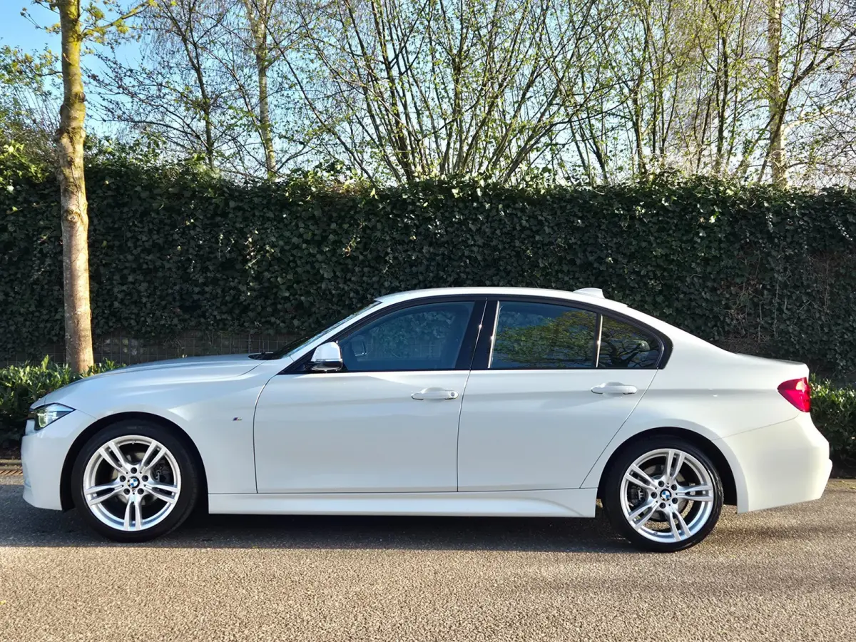 M Sport Virtual dash Apple CarPlay 18inch DAB+ Cruise 100% dealer onderhouden M Sport Edition