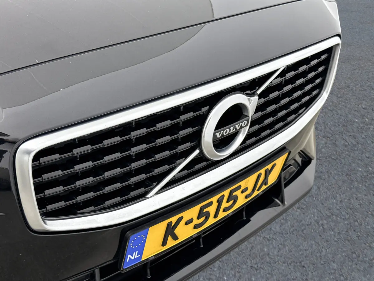 T4 A/T R-Design | 19" | Stoelverwarming | Parkeercamera | Elektr. verst. best. Stoel | Neerklapbare Achterbank | Carplay | Keyless