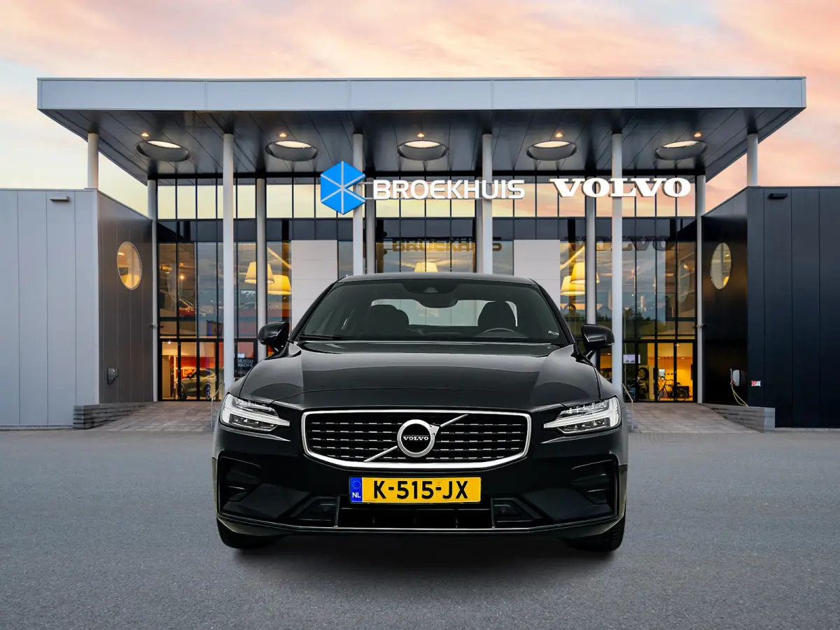 T4 A/T R-Design | 19" | Stoelverwarming | Parkeercamera | Elektr. verst. best. Stoel | Neerklapbare Achterbank | Carplay | Keyless