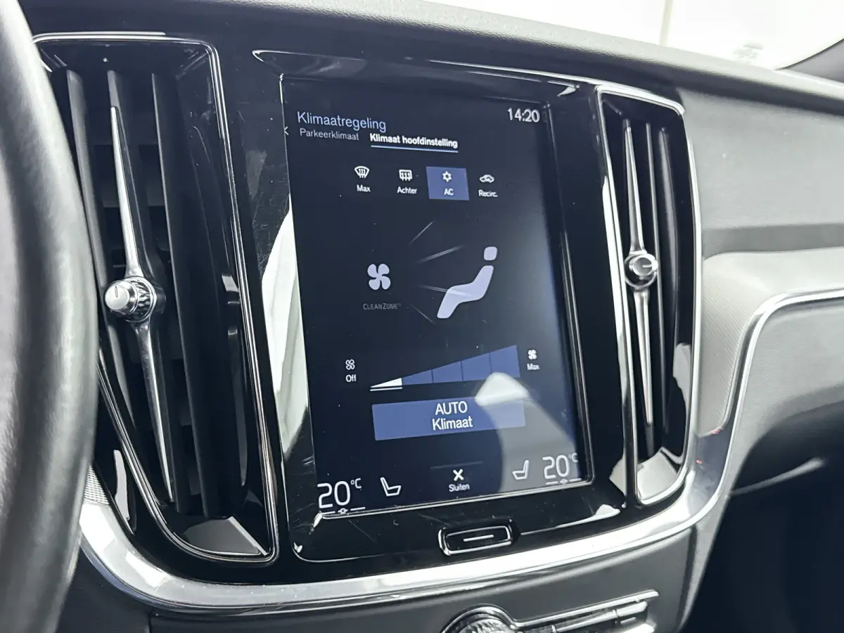 T4 A/T R-Design | 19" | Stoelverwarming | Parkeercamera | Elektr. verst. best. Stoel | Neerklapbare Achterbank | Carplay | Keyless
