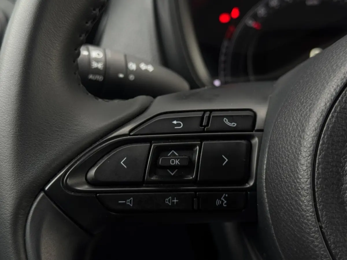 1.0 VVT-i S-CVT Prem AUTOMAAT NAVI CAMERA LED GARANTIE