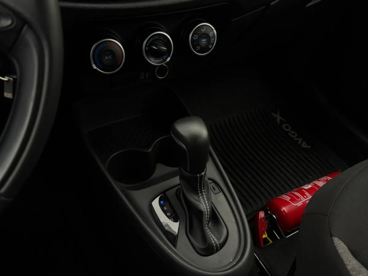 1.0 VVT-i S-CVT Prem AUTOMAAT NAVI CAMERA LED GARANTIE