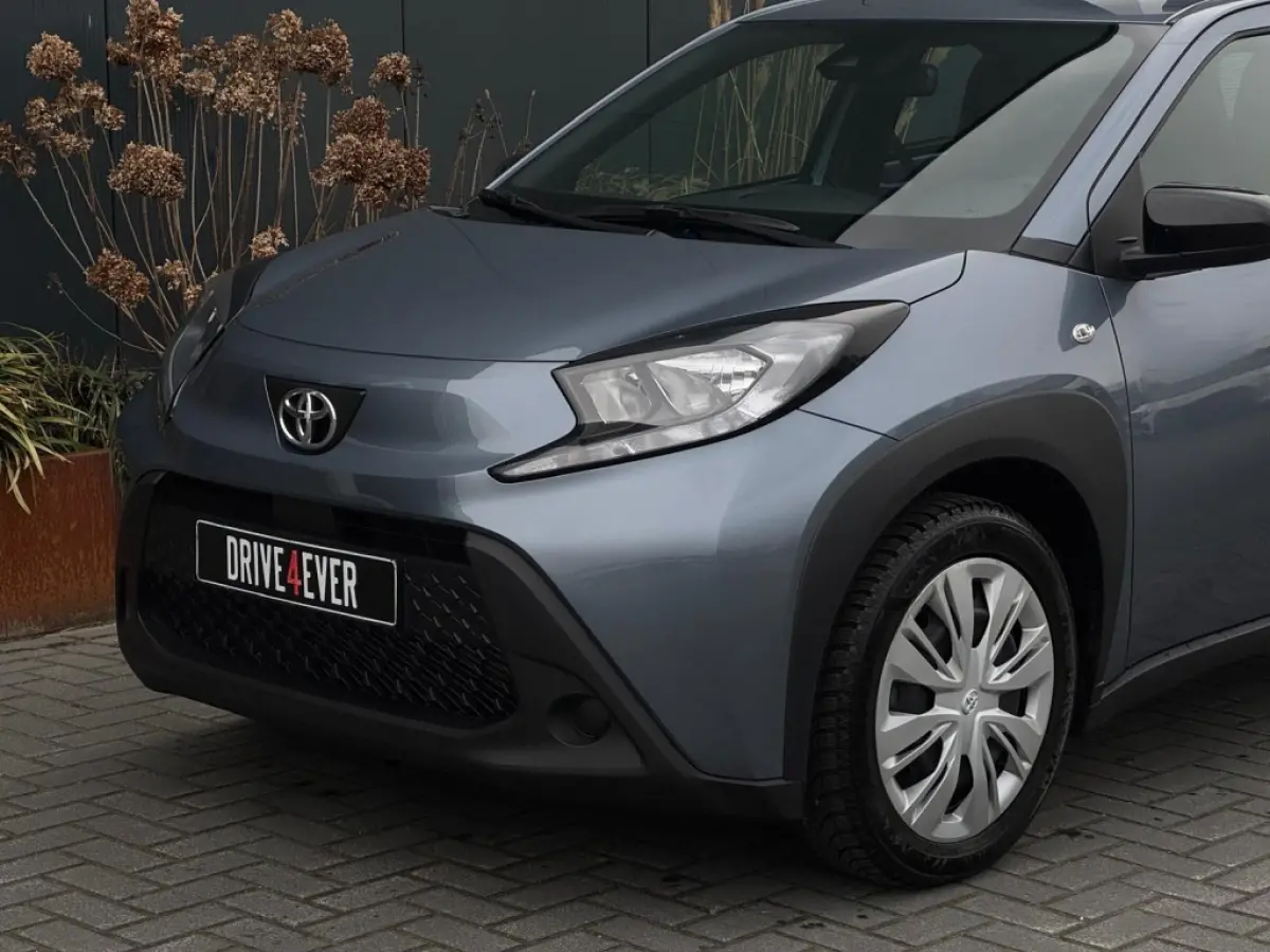 1.0 VVT-i S-CVT Prem AUTOMAAT NAVI CAMERA LED GARANTIE