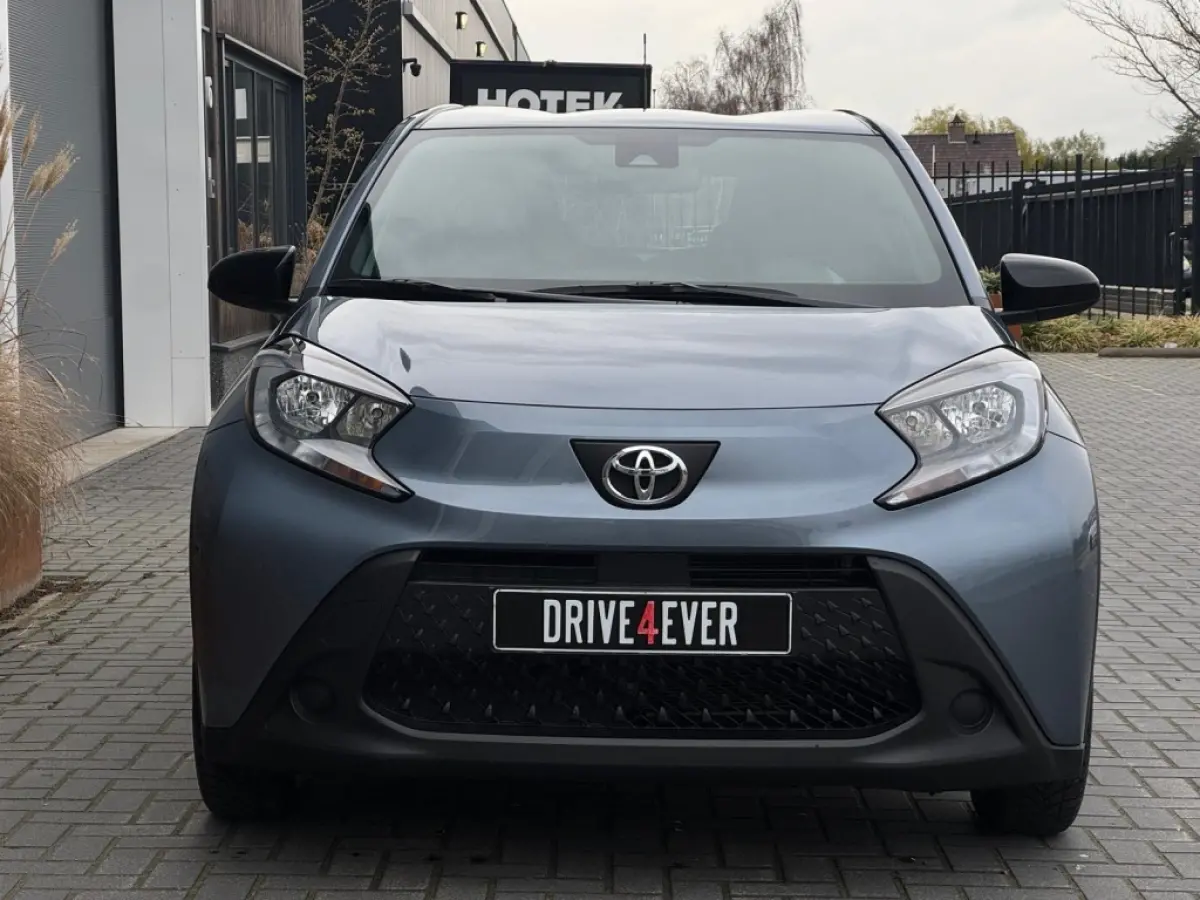 1.0 VVT-i S-CVT Prem AUTOMAAT NAVI CAMERA LED GARANTIE
