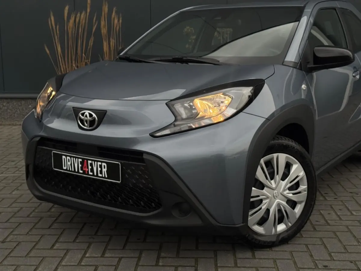 1.0 VVT-i S-CVT Prem AUTOMAAT NAVI CAMERA LED GARANTIE