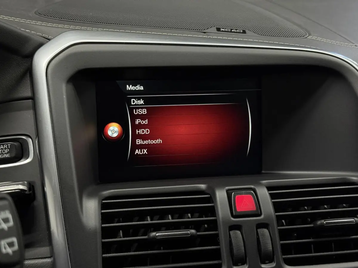 2.0 T5 FWD R-Design | NL | Pano | Memory | Maxton