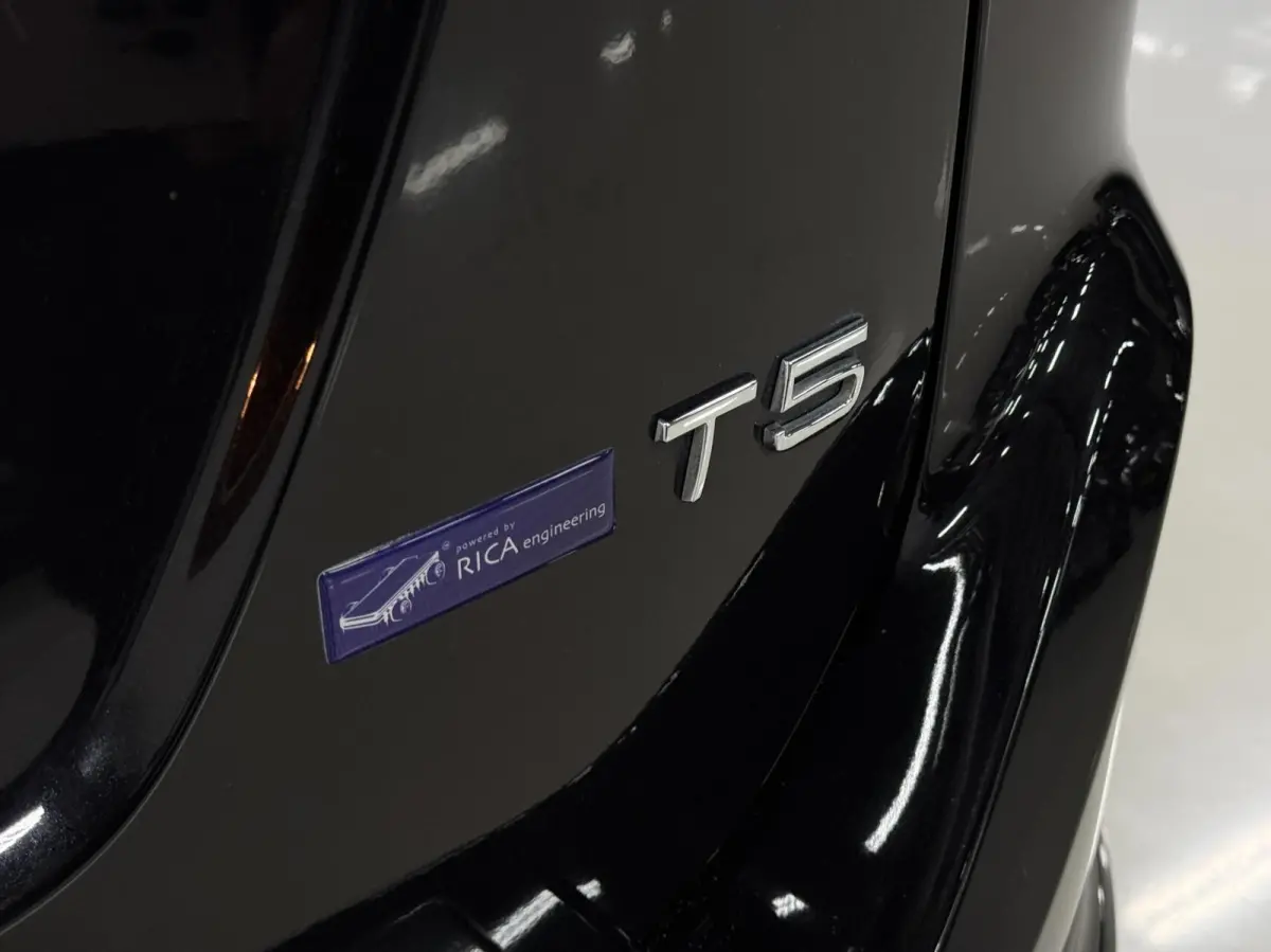 2.0 T5 FWD R-Design | NL | Pano | Memory | Maxton