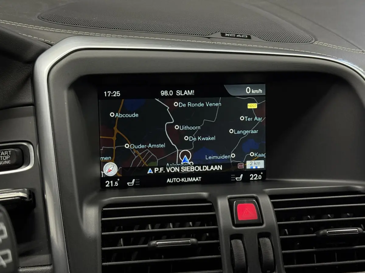 2.0 T5 FWD R-Design | NL | Pano | Memory | Maxton