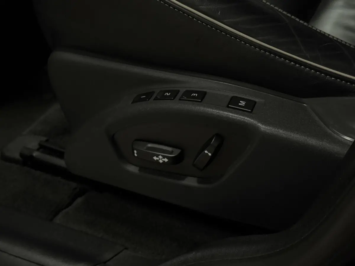 2.0 T5 FWD R-Design | NL | Pano | Memory | Maxton