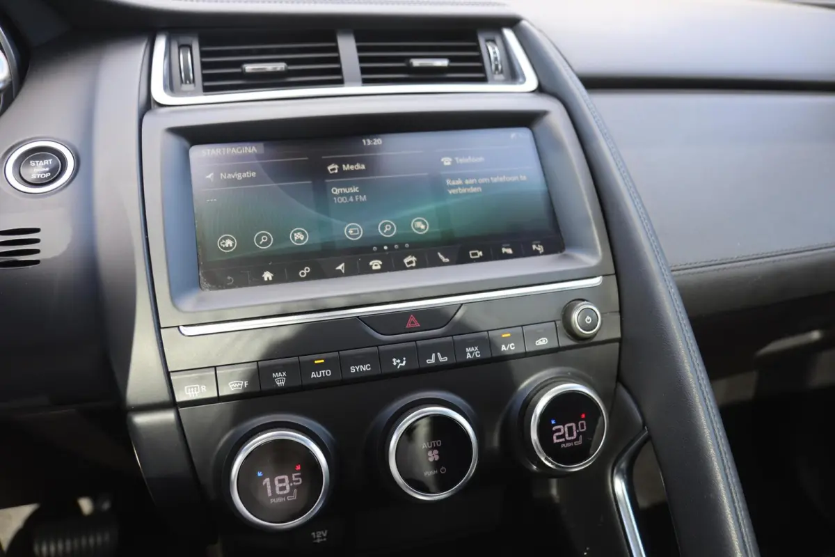2.0 P250 AWD 250 Pk 🚀 | Pano ☀️ | HUD 🖥️ | ACC 🚗 | Leder 🛋️ | 20” LMV | 118DKM