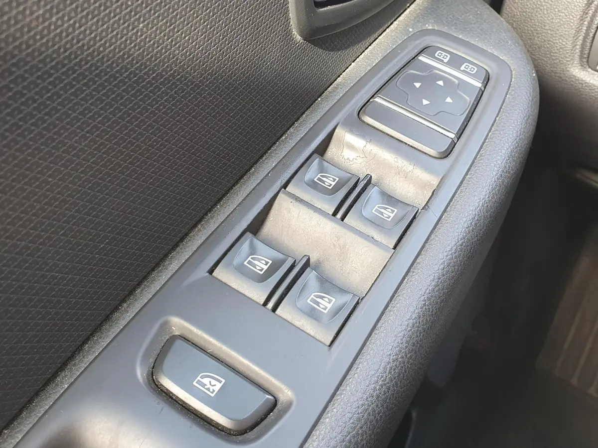 0.9 TCe Limited 90PK | Nette Staat | NL AUTO | NIEUWE APK | Airco | Parkeersensoren | Navigatie | Cruise Control | Armsteun | Keyless Entry | Keyless Start | Lederen Stuurwiel | Led dagrijve
