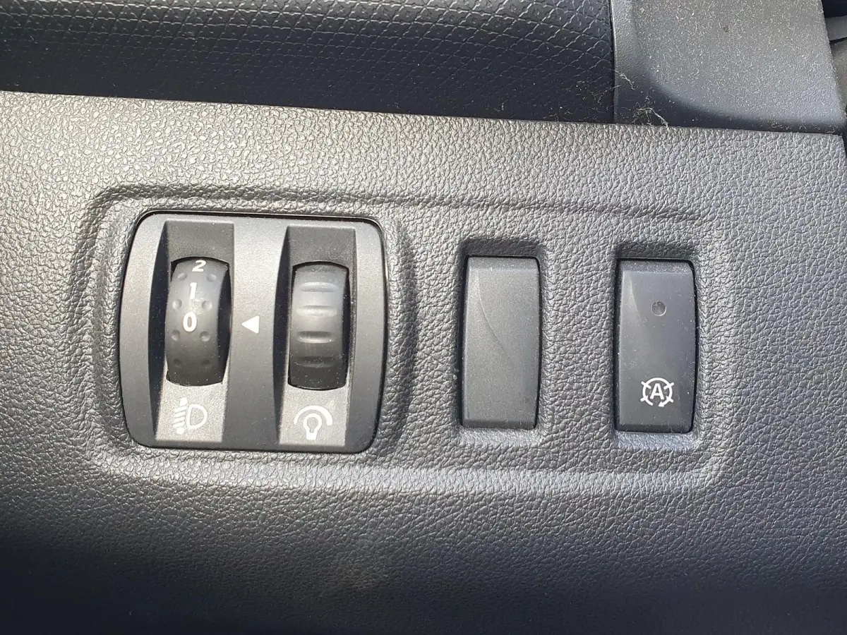 0.9 TCe Limited 90PK | Nette Staat | NL AUTO | NIEUWE APK | Airco | Parkeersensoren | Navigatie | Cruise Control | Armsteun | Keyless Entry | Keyless Start | Lederen Stuurwiel | Led dagrijve
