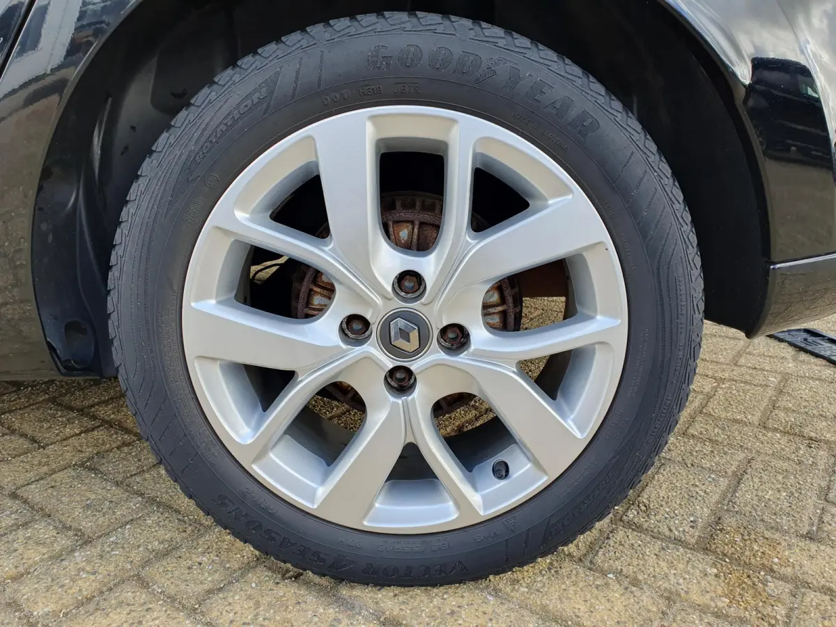 0.9 TCe Limited 90PK | Nette Staat | NL AUTO | NIEUWE APK | Airco | Parkeersensoren | Navigatie | Cruise Control | Armsteun | Keyless Entry | Keyless Start | Lederen Stuurwiel | Led dagrijve