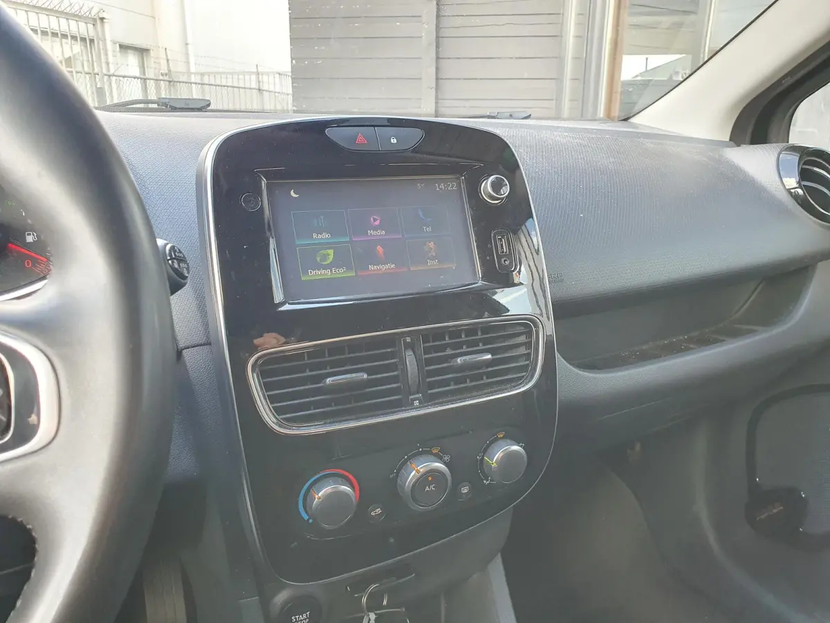 0.9 TCe Limited 90PK | Nette Staat | NL AUTO | NIEUWE APK | Airco | Parkeersensoren | Navigatie | Cruise Control | Armsteun | Keyless Entry | Keyless Start | Lederen Stuurwiel | Led dagrijve