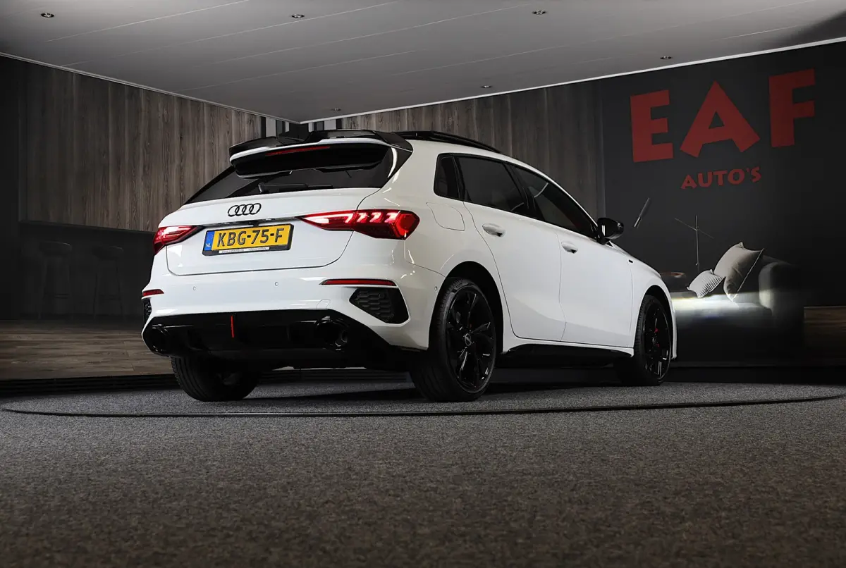 45 TFSI e RS3 Look / 245 PK / RS Zetels / B & O / Leder / Head Up / Open Pano / Matrix / Virtual Cockpit / Pdc
