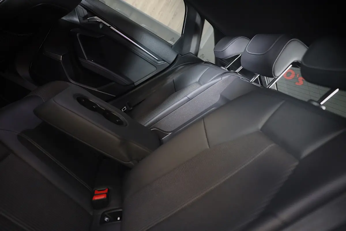 45 TFSI e RS3 Look / 245 PK / RS Zetels / B & O / Leder / Head Up / Open Pano / Matrix / Virtual Cockpit / Pdc