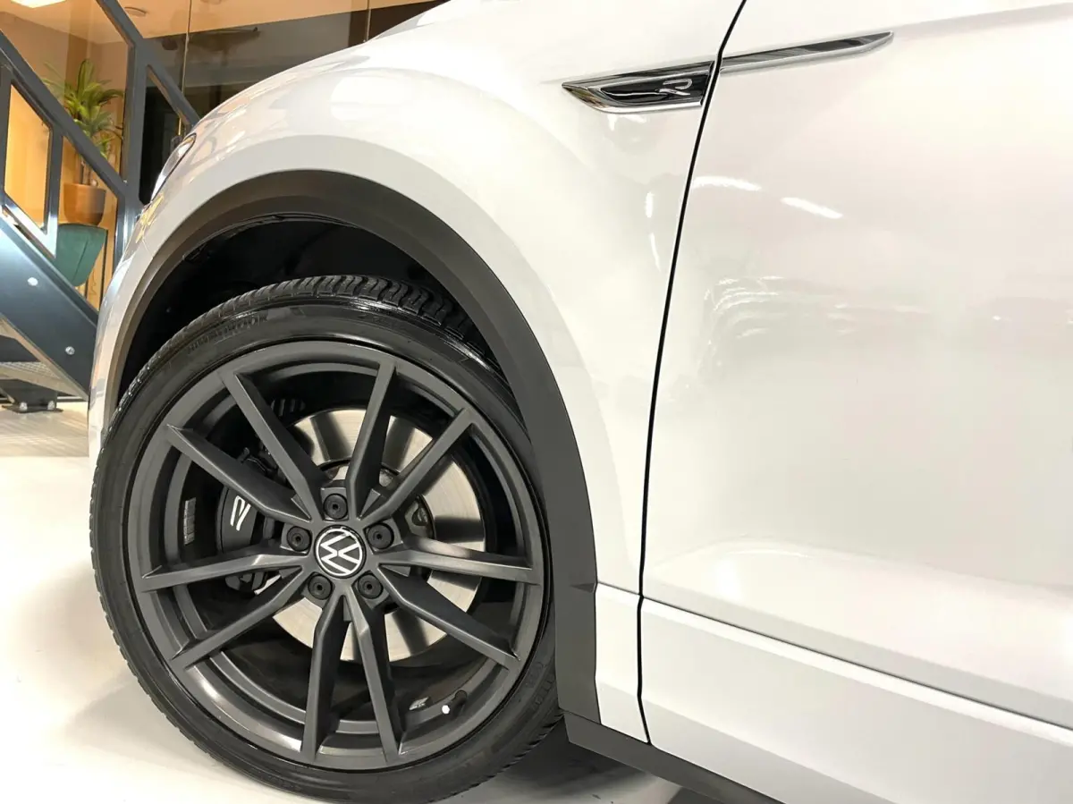 2.0 TSI 4Motion R 300 PK/ Akra/ Pano/ Leder/ Keyless/ 19''LMV