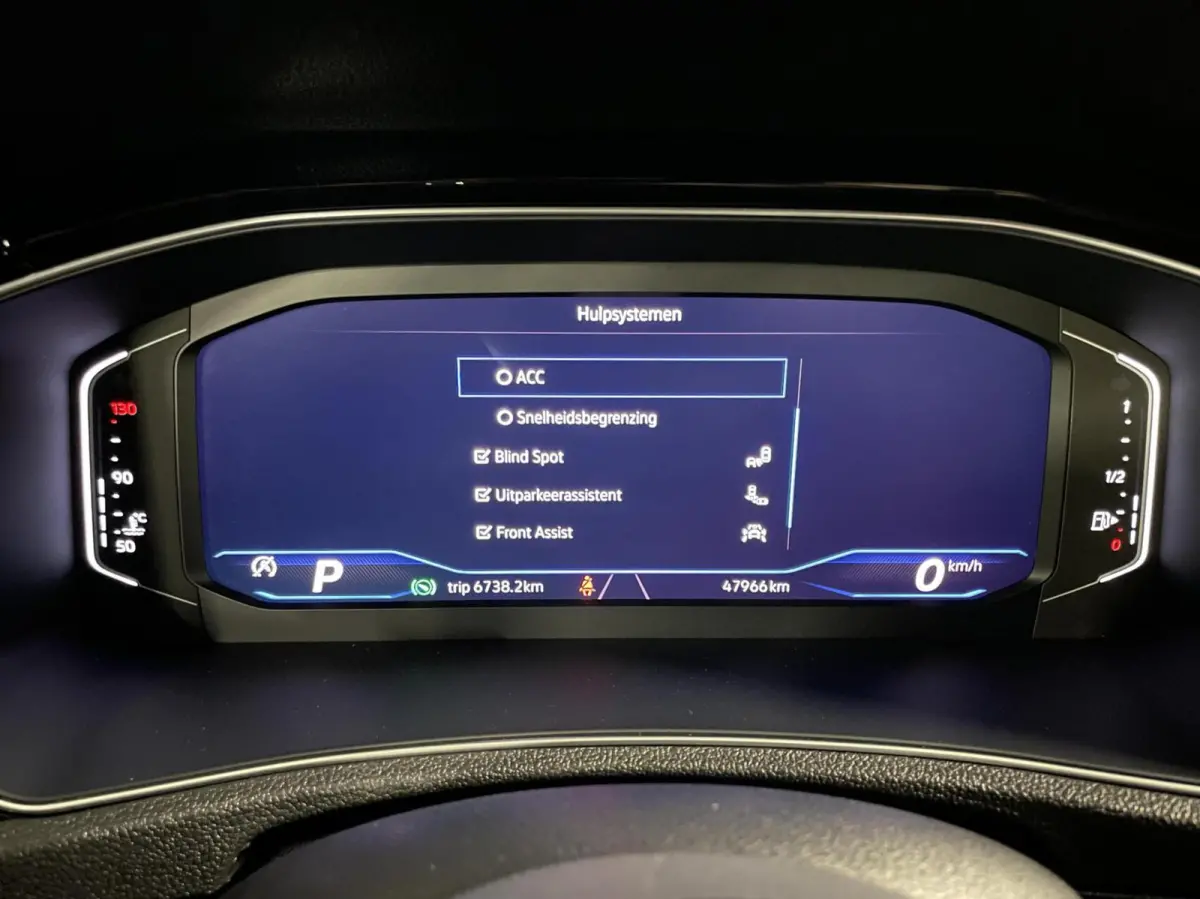 2.0 TSI 4Motion R 300 PK/ Akra/ Pano/ Leder/ Keyless/ 19''LMV