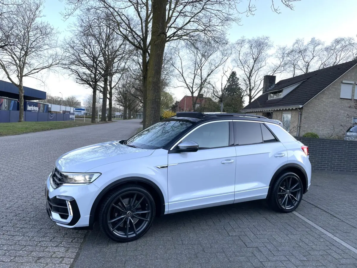 2.0 TSI 4Motion R 300 PK/ Akra/ Pano/ Leder/ Keyless/ 19''LMV