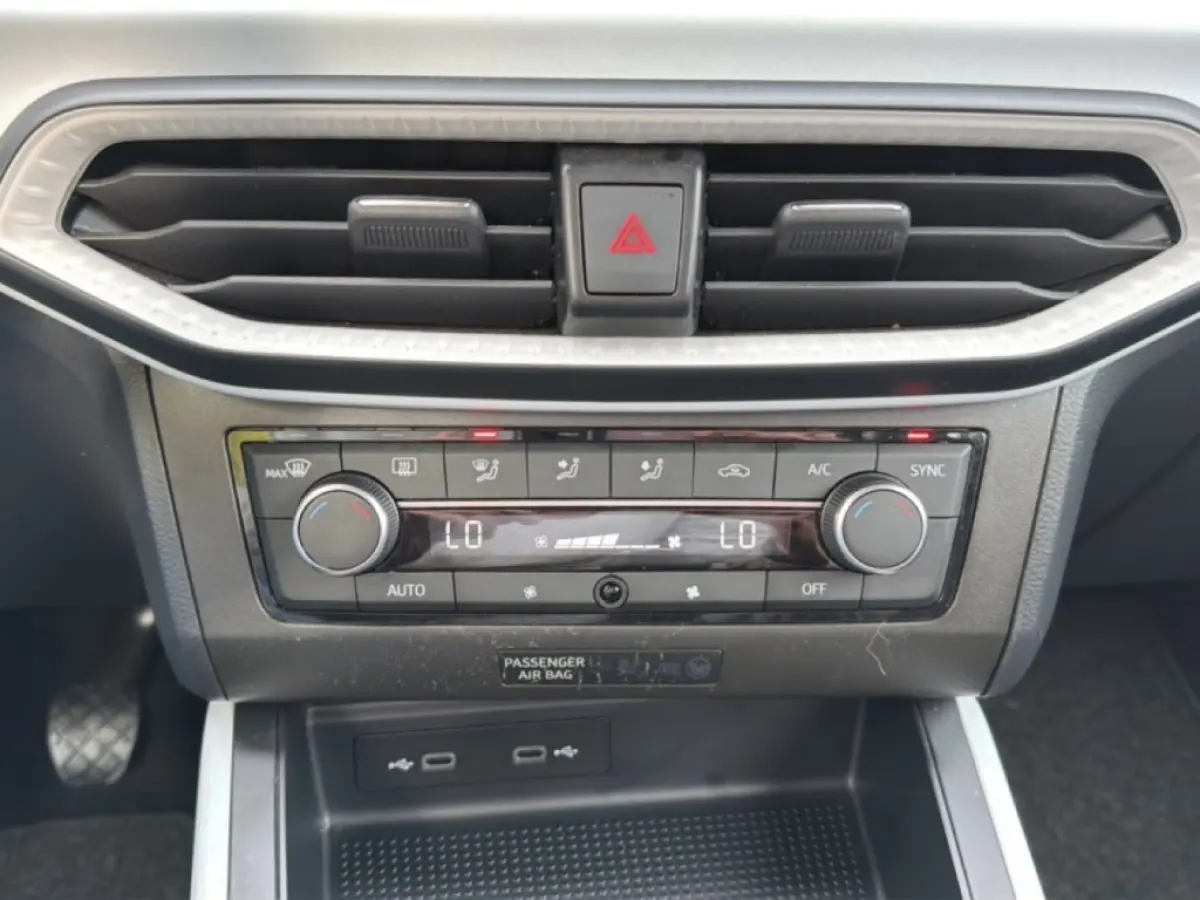 1.0 TSI STYLE PDC/CRUISE/AIRCO/CARPLAY