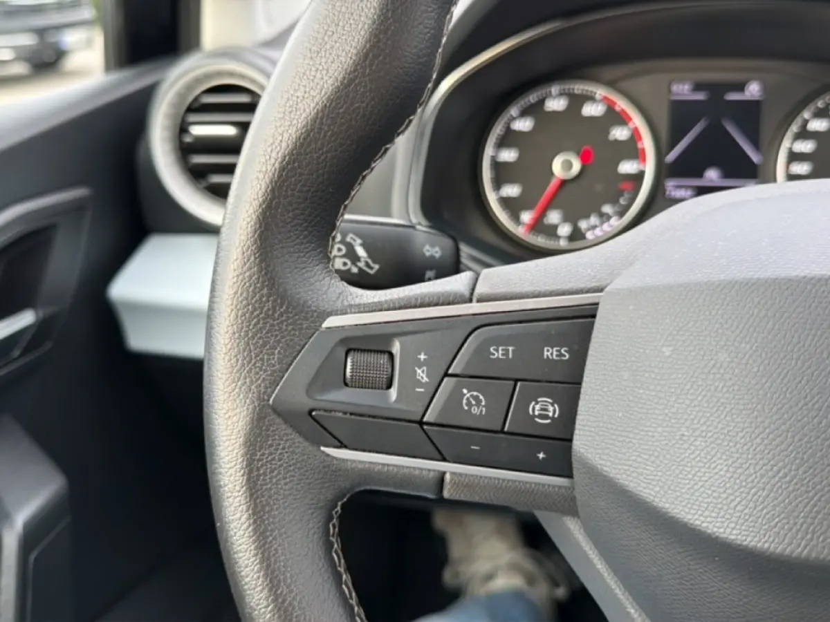 1.0 TSI STYLE PDC/CRUISE/AIRCO/CARPLAY